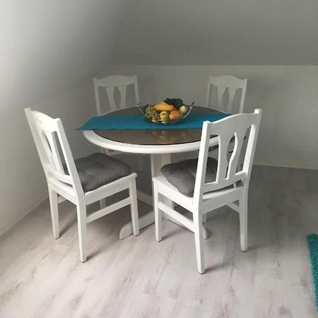Mischa Apartment Хайде Екстериор снимка